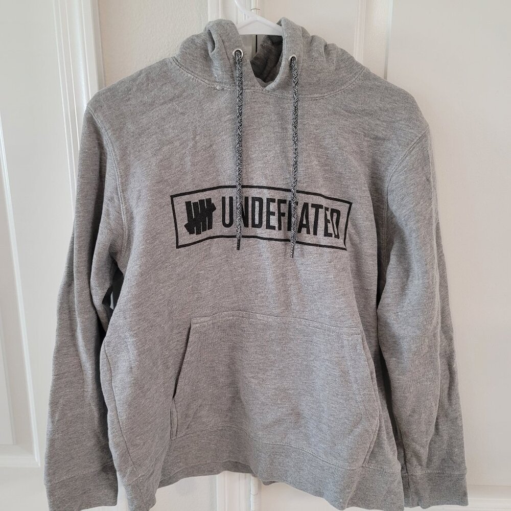Undefeated Hoodie Sweatshirt Size Small Box Logo Gray